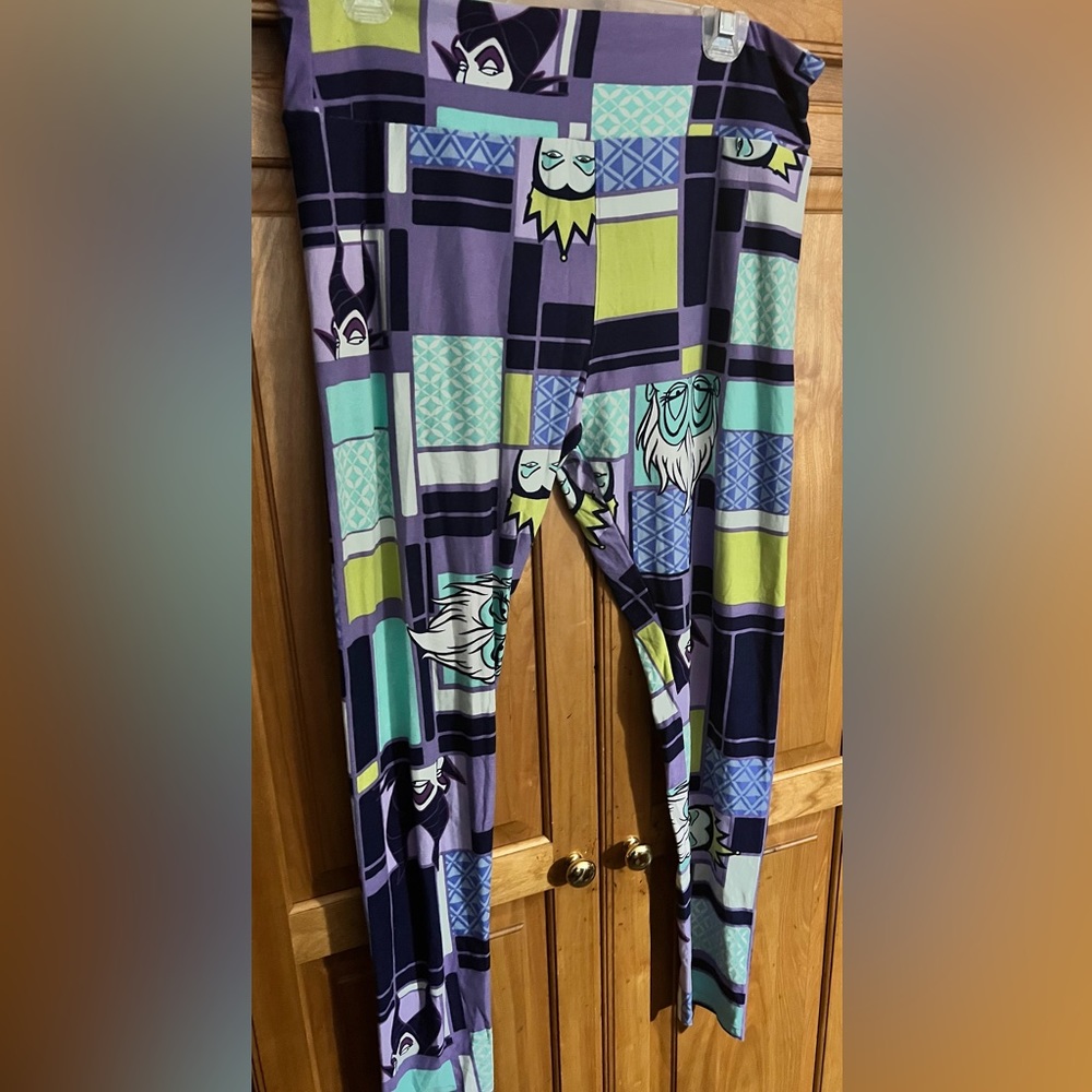 Multicolored Disney Villains leggings